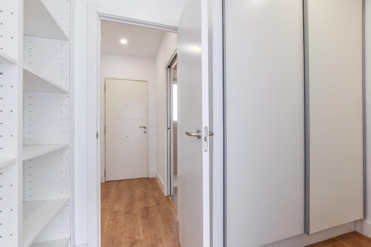 Apartamentos Reformados En Metro Pacifico Alquiler Temporal Madrid Exterior photo