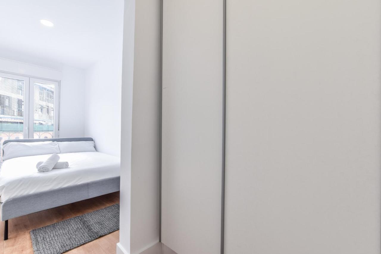 Apartamentos Reformados En Metro Pacifico Alquiler Temporal Madrid Exterior photo