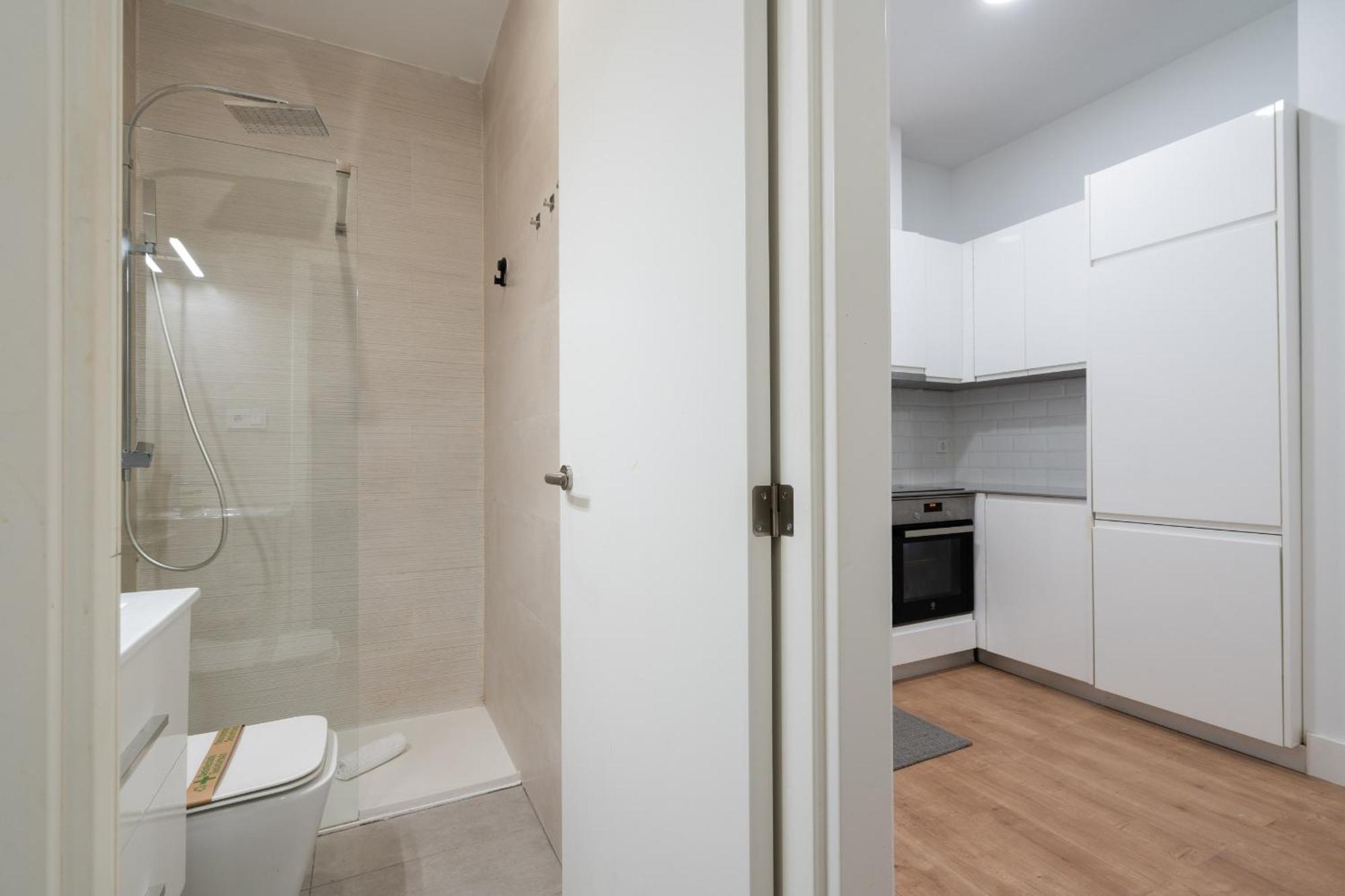 Apartamentos Reformados En Metro Pacifico Alquiler Temporal Madrid Exterior photo